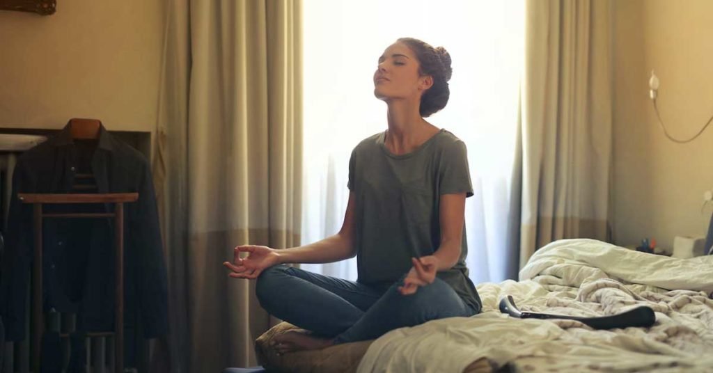 woman-meditating-Prioritizing-Yourself